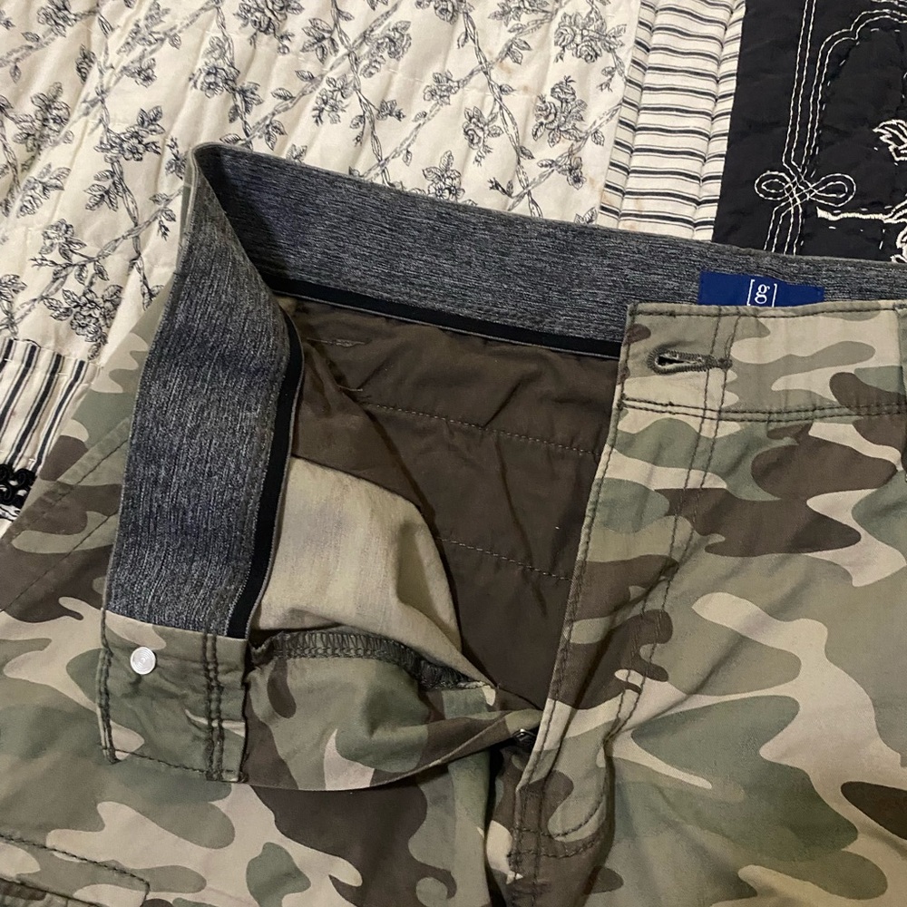 George Olive and Black Cargo Shorts - Picture 3 of 8